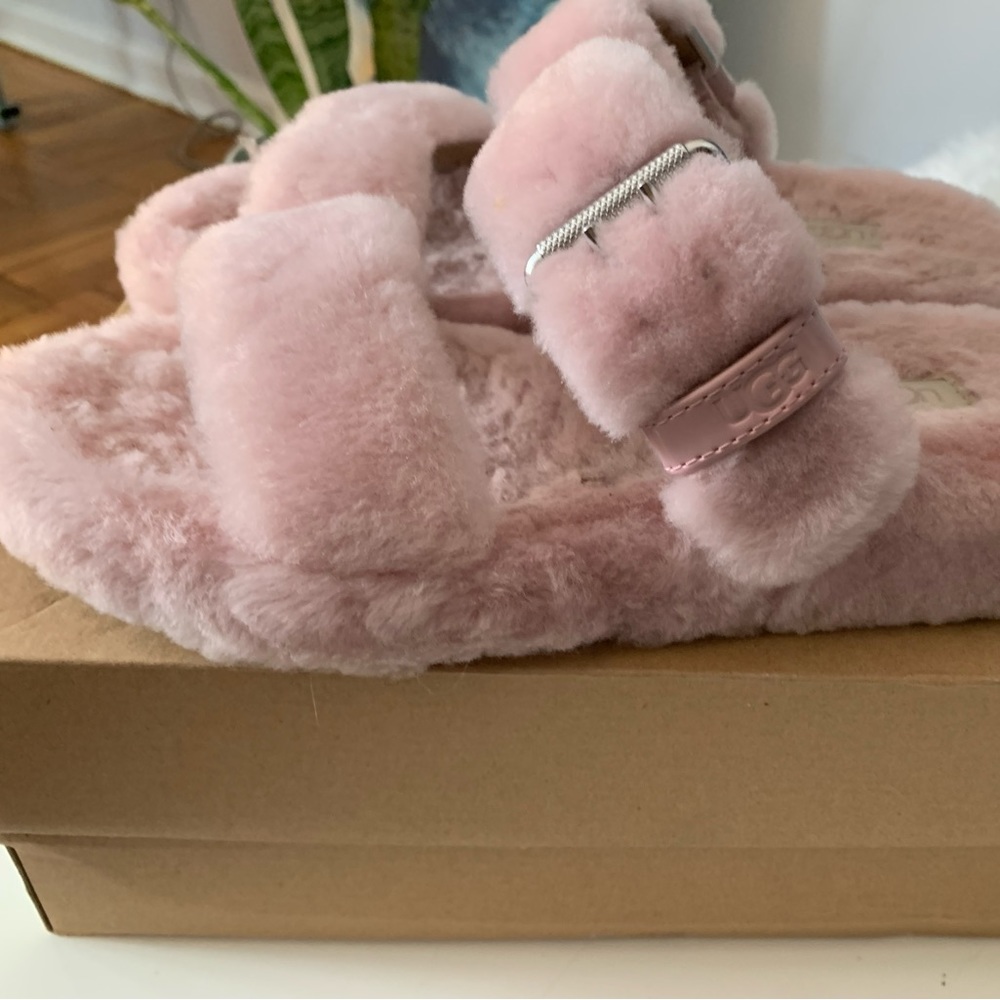 Ugg Slides - Picture 3 of 4